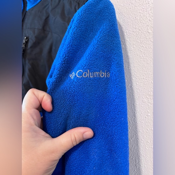 Columbia Two-Tone Hooded Reversible Jacket in Gray and Black - Picture 7 of 13